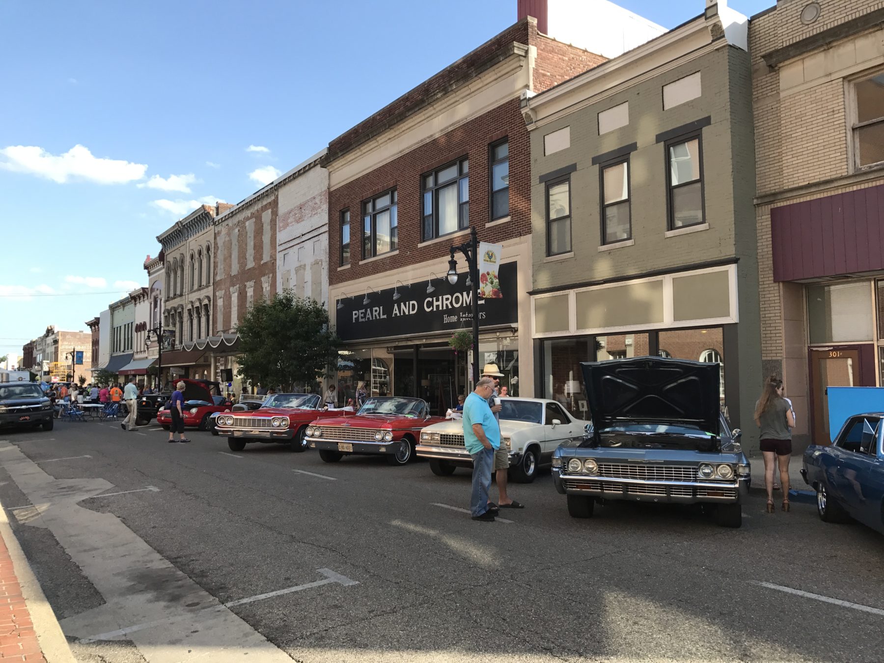Spring on Main in Vincennes